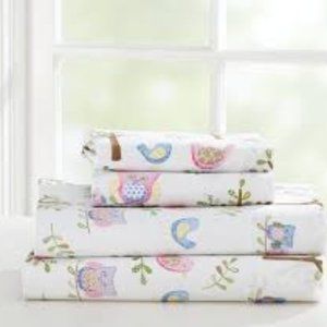 Pottery Barn kids Hayley Full size beddings